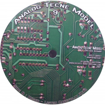 Analog Tecne' Model 09